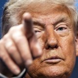Les pays de l'OTAN promettent d'augmenter leur budget consacré à la défense de 5%. Le président américain Donald Trump crie victoire. KEYSTONE/EPA/REMKO DE WAAL